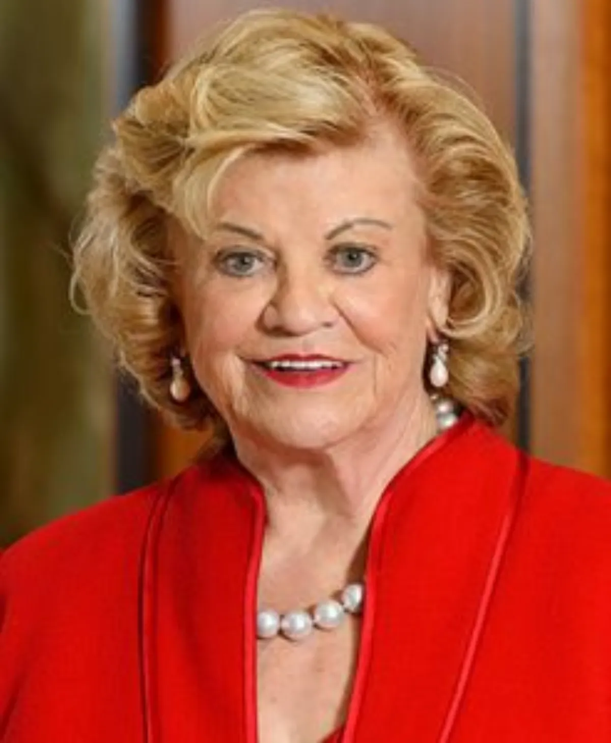 Lorraine Thomas