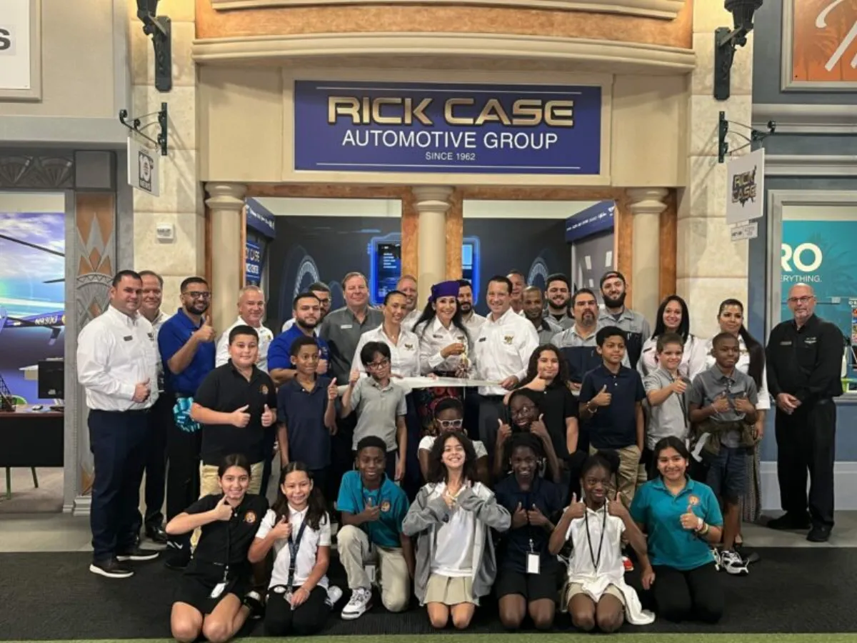 WSVN: New Rick Case Interactive Storefront
